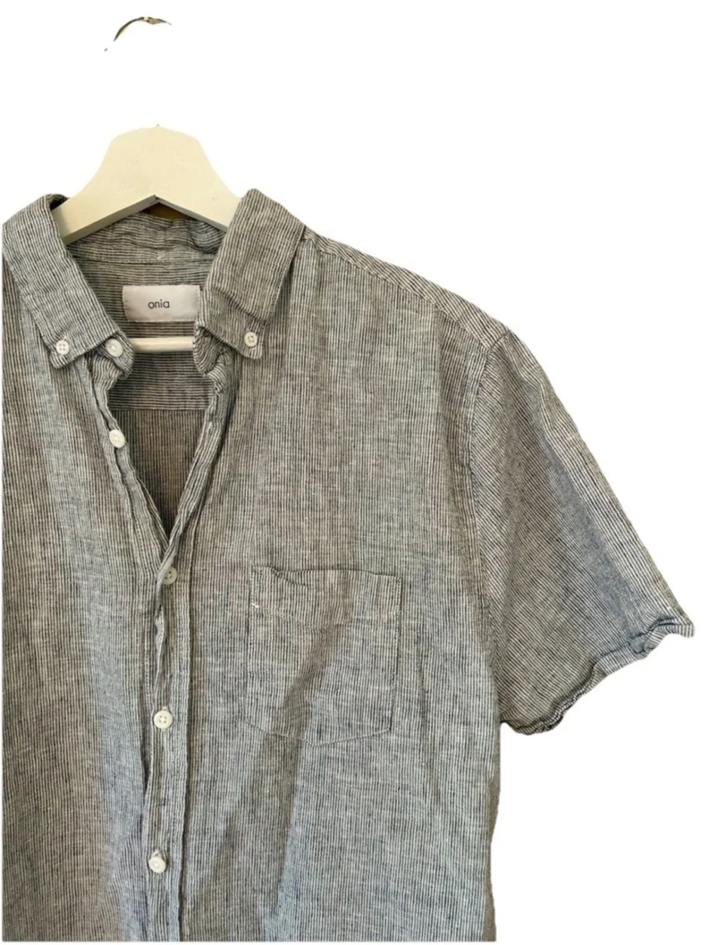 Onia Revolve Gray ShortSleeve Linen Blend Up Shirt Size M Coastal Beach Vacation - Picture 3 of 7